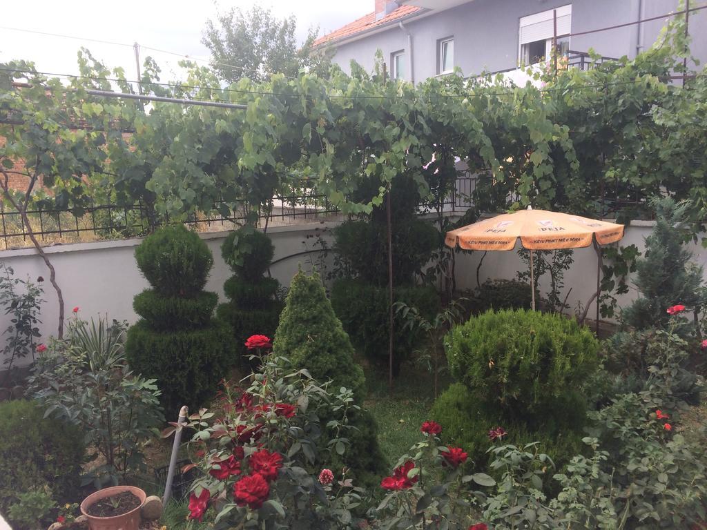 Vila Ridvani Korce Exterior photo